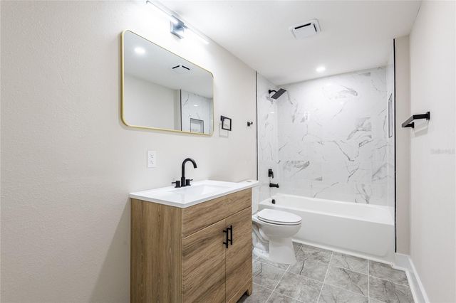 2516 W KIRBY STREET, Tampa, FL 33614