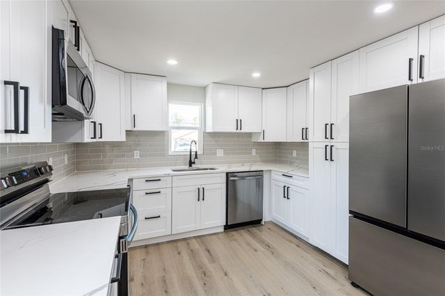 2516 W KIRBY STREET, Tampa, FL 33614