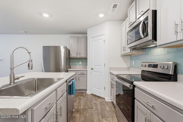 5718 Parterre Court NE, Leland, NC 28451