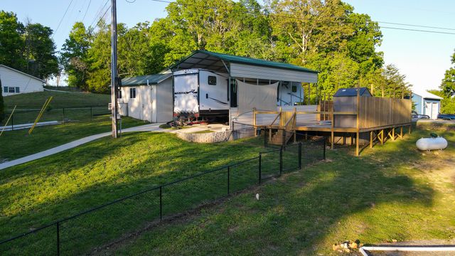 601 Pumpkin Ridge Rd, Dover, TN 37058