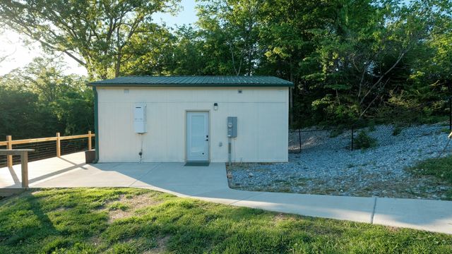 601 Pumpkin Ridge Rd, Dover, TN 37058