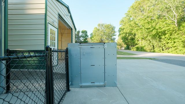 601 Pumpkin Ridge Rd, Dover, TN 37058