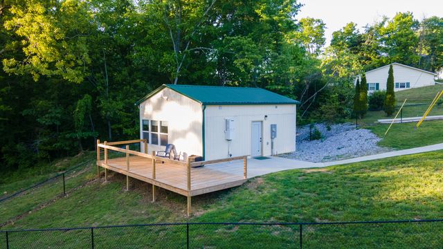 601 Pumpkin Ridge Rd, Dover, TN 37058