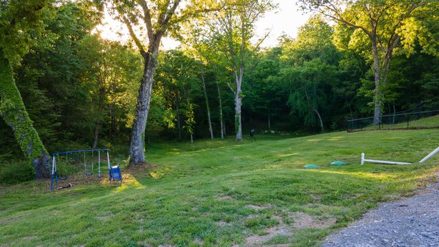 601 Pumpkin Ridge Rd, Dover, TN 37058