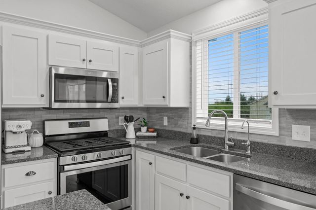 14872 Quintana Circle NW, Anoka, MN 55303