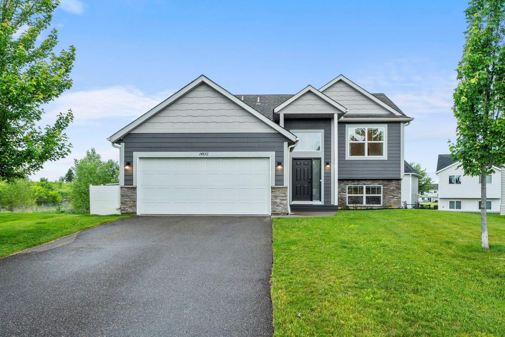 14872 Quintana Circle NW, Anoka, MN 55303