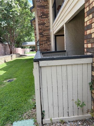 823 W Harwood Road E, Hurst, TX 76054