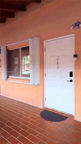 8033 Lake Dr 203, Doral, FL 33166