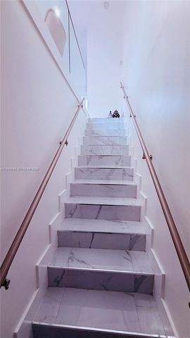 8033 Lake Dr 203, Doral, FL 33166