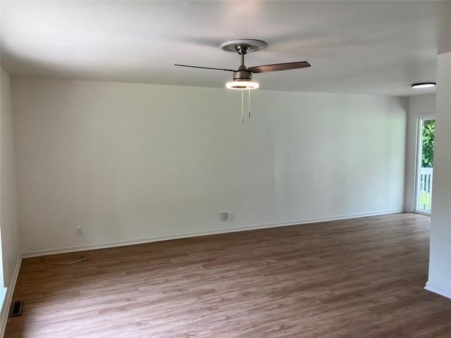 8136 Berger Avenue, Kansas City, KS 66111