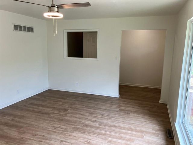 8136 Berger Avenue, Kansas City, KS 66111