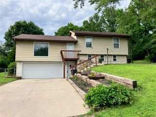 8136 Berger Avenue, Kansas City, KS 66111