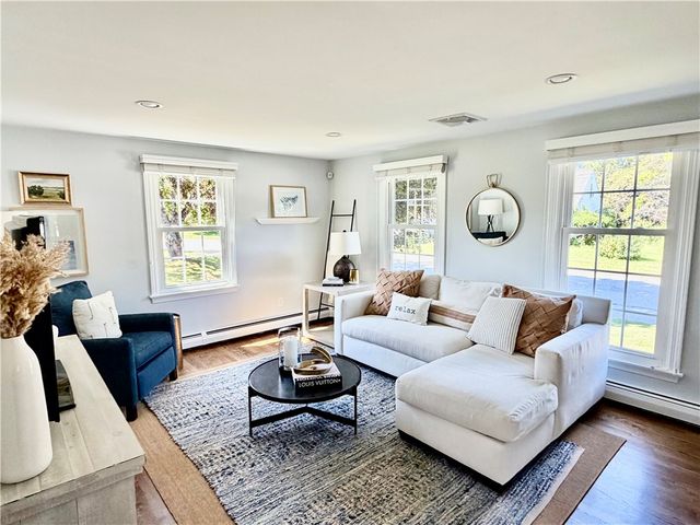 7 Cortland Lane, Smithfield, RI 02828