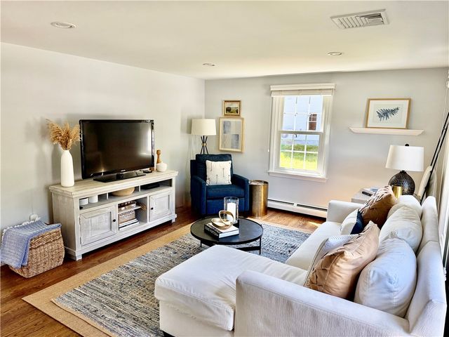 7 Cortland Lane, Smithfield, RI 02828