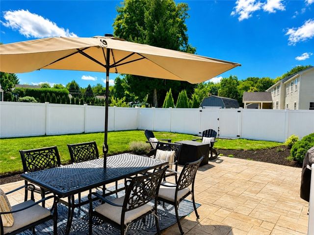 7 Cortland Lane, Smithfield, RI 02828