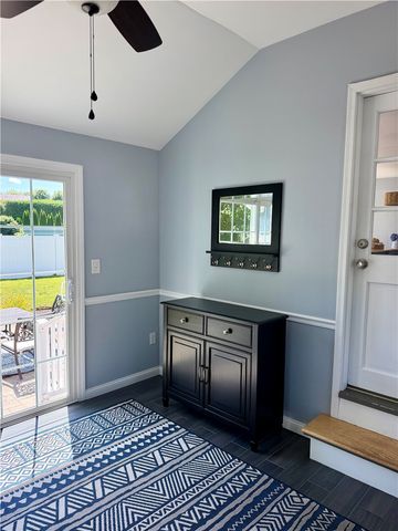 7 Cortland Lane, Smithfield, RI 02828
