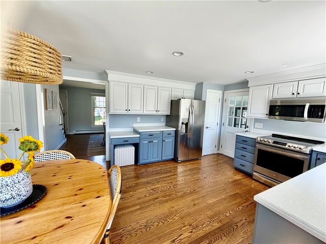 7 Cortland Lane, Smithfield, RI 02828