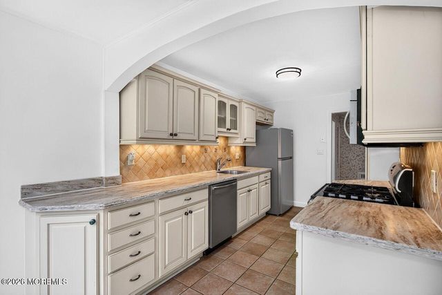93 N Sunnycrest Drive, Little Silver, NJ 07739