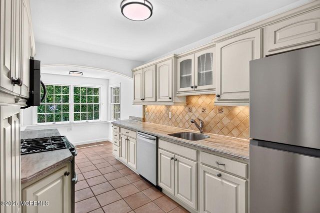 93 N Sunnycrest Drive, Little Silver, NJ 07739