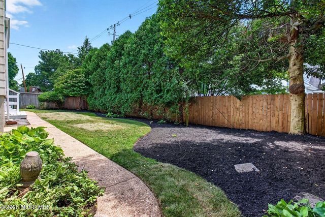 93 N Sunnycrest Drive, Little Silver, NJ 07739