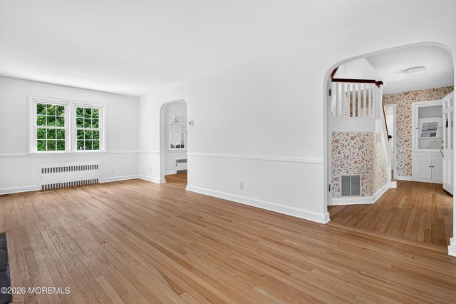 93 N Sunnycrest Drive, Little Silver, NJ 07739