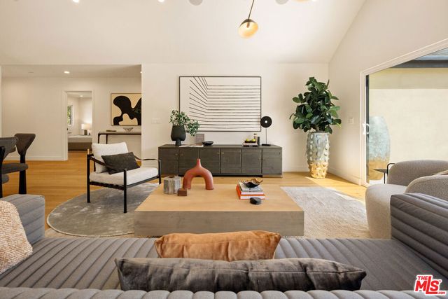 3542 Potomac Avenue, Los Angeles, CA 90016