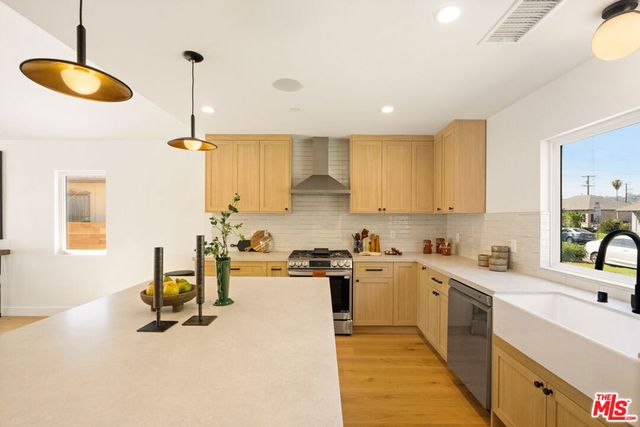 3542 Potomac Avenue, Los Angeles, CA 90016