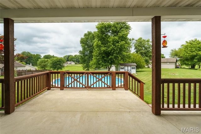 1282 Key West Drive, Edwardsville, IL 62025