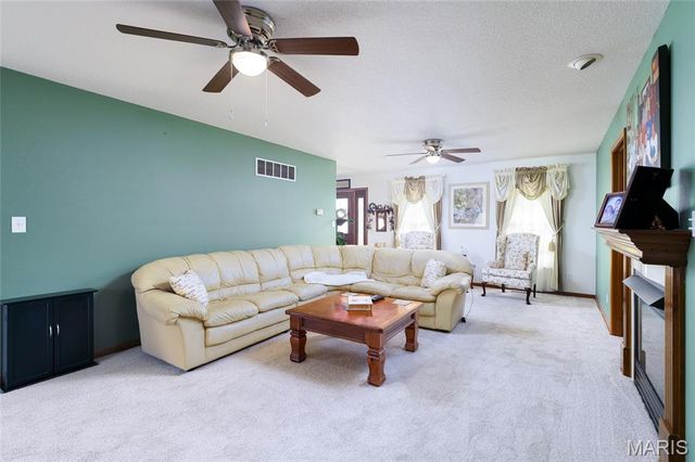 1282 Key West Drive, Edwardsville, IL 62025