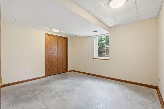 418 Wesson Avenue, Hudson, IA 50643