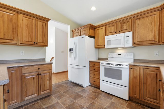 418 Wesson Avenue, Hudson, IA 50643
