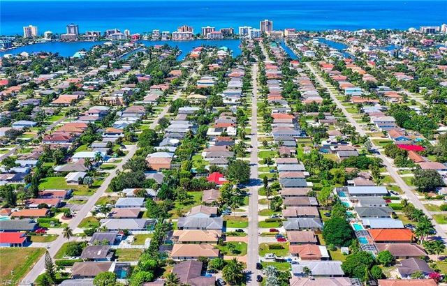 815 96th AVE N, Naples, FL 34108