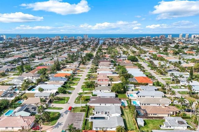 815 96th AVE N, Naples, FL 34108