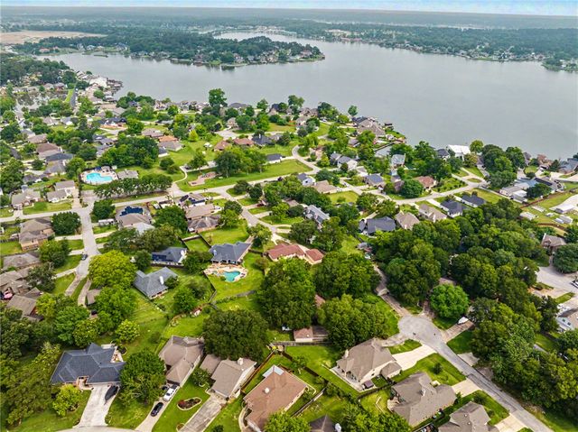 10802 Estelle Circle, Montgomery, TX 77356