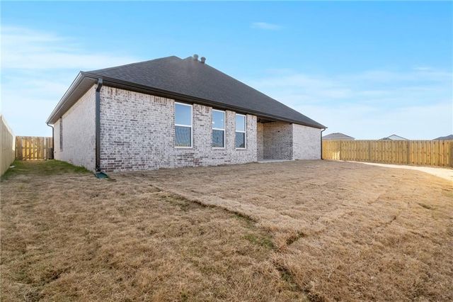 1910 Peacock Road, Centerton, AR 72719