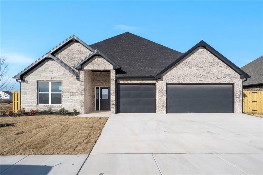 1910 Peacock Road, Centerton, AR 72719