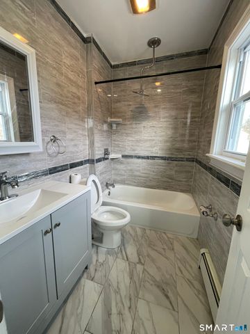 176 Pearl Street 3rd Floor, Waterbury, CT 06704