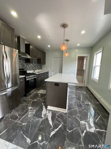 176 Pearl Street 3rd Floor, Waterbury, CT 06704