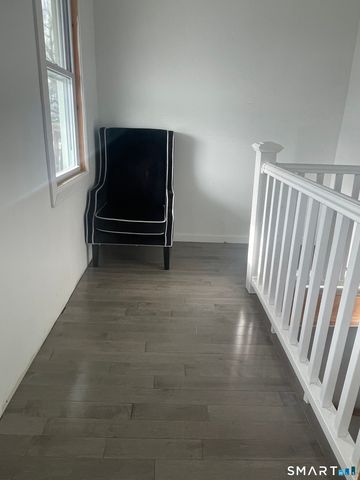 176 Pearl Street 3rd Floor, Waterbury, CT 06704