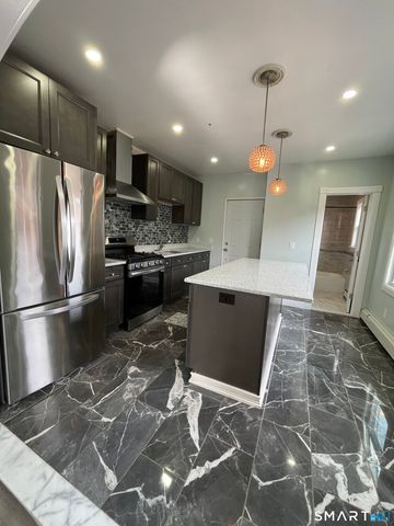 176 Pearl Street 3rd Floor, Waterbury, CT 06704