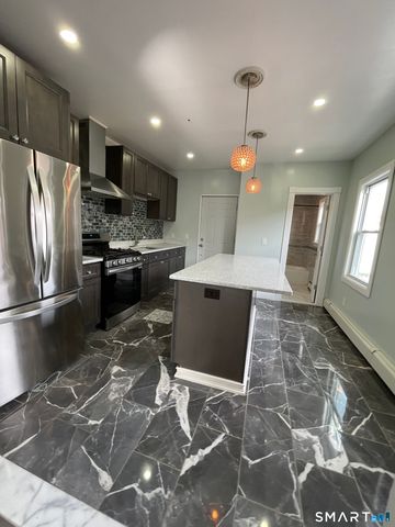 176 Pearl Street 3rd Floor, Waterbury, CT 06704