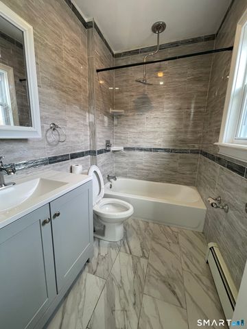 176 Pearl Street 3rd Floor, Waterbury, CT 06704