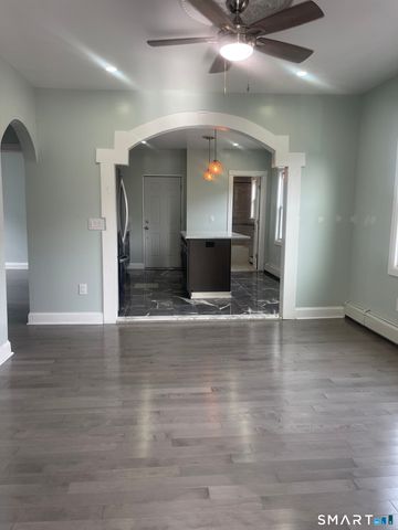 176 Pearl Street 3rd Floor, Waterbury, CT 06704