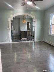 176 Pearl Street 3rd Floor, Waterbury, CT 06704