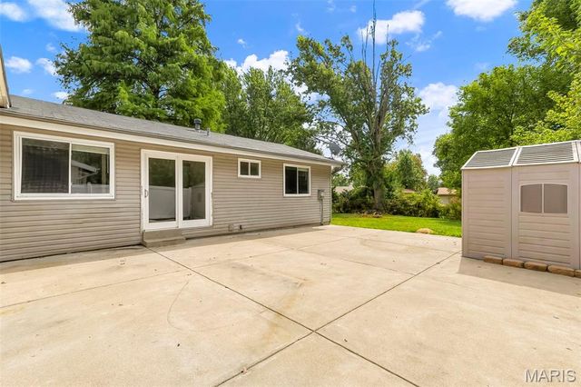 2460 Lindsay Lane, Florissant, MO 63031