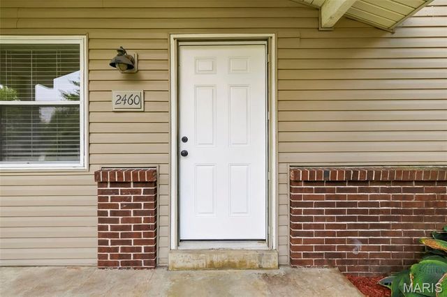 2460 Lindsay Lane, Florissant, MO 63031