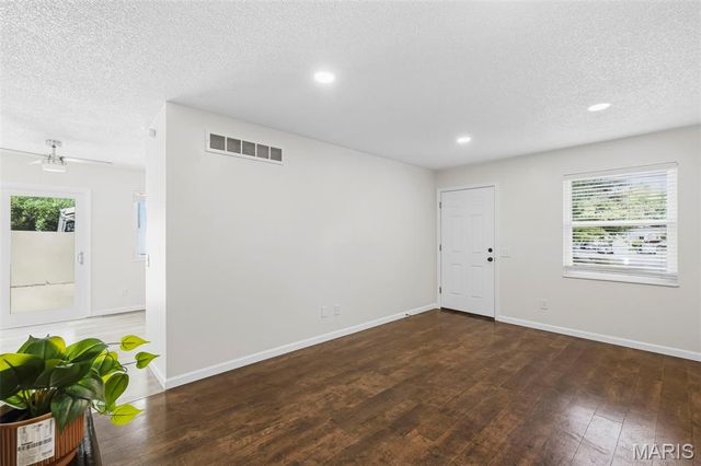 2460 Lindsay Lane, Florissant, MO 63031
