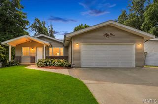 2460 Lindsay Lane, Florissant, MO 63031