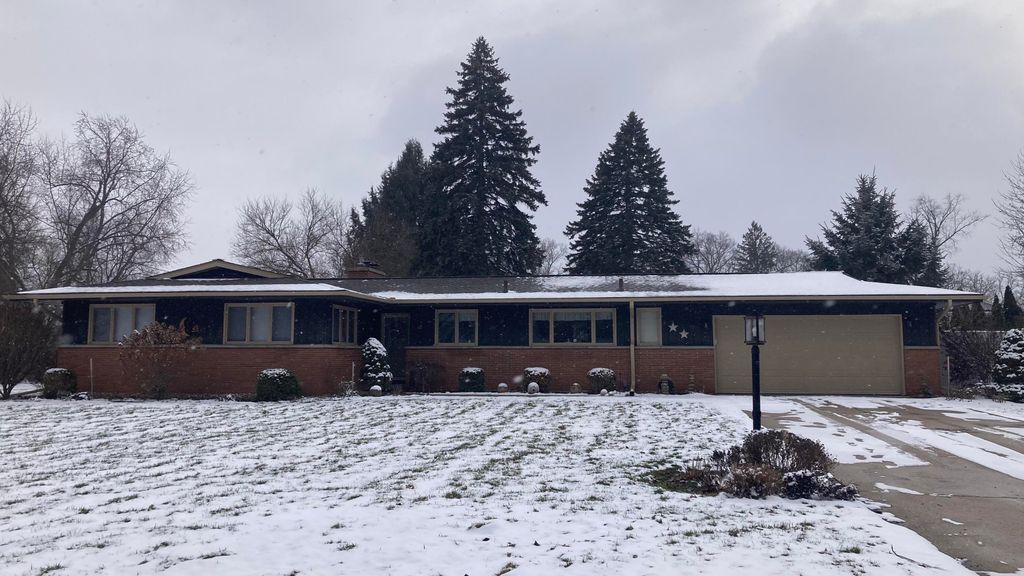 51 Lakeside Drive, Battle Creek City, MI 49015