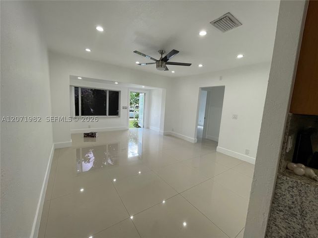 15760 NE 18th Ct, North Miami Beach, FL 33162